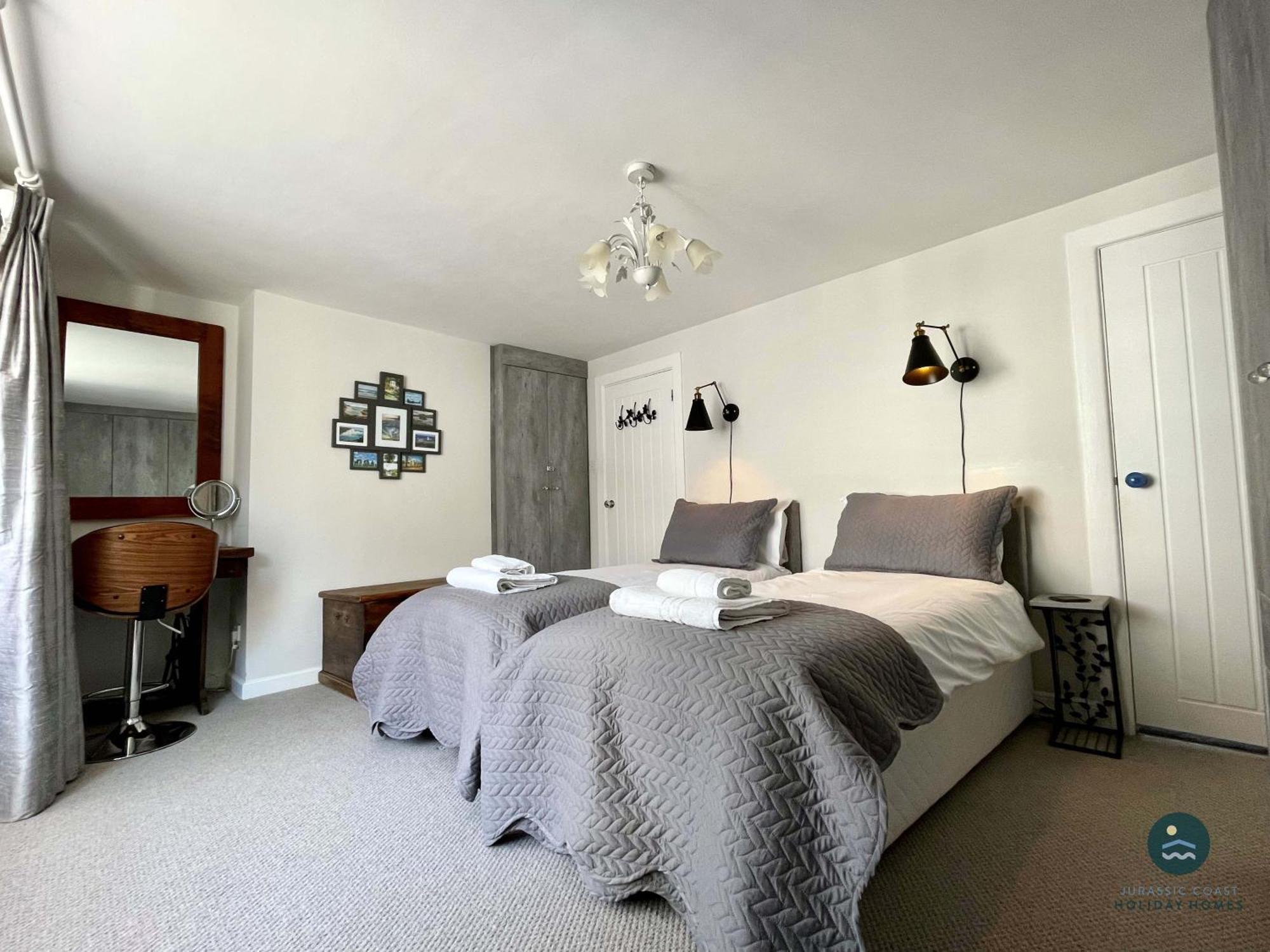 Cobb Cottage - Harbourside Permit Parking Уеймут Екстериор снимка
